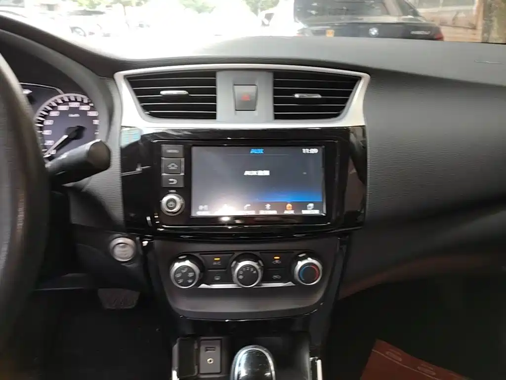Nissan Sylphy 2017 — фото 13