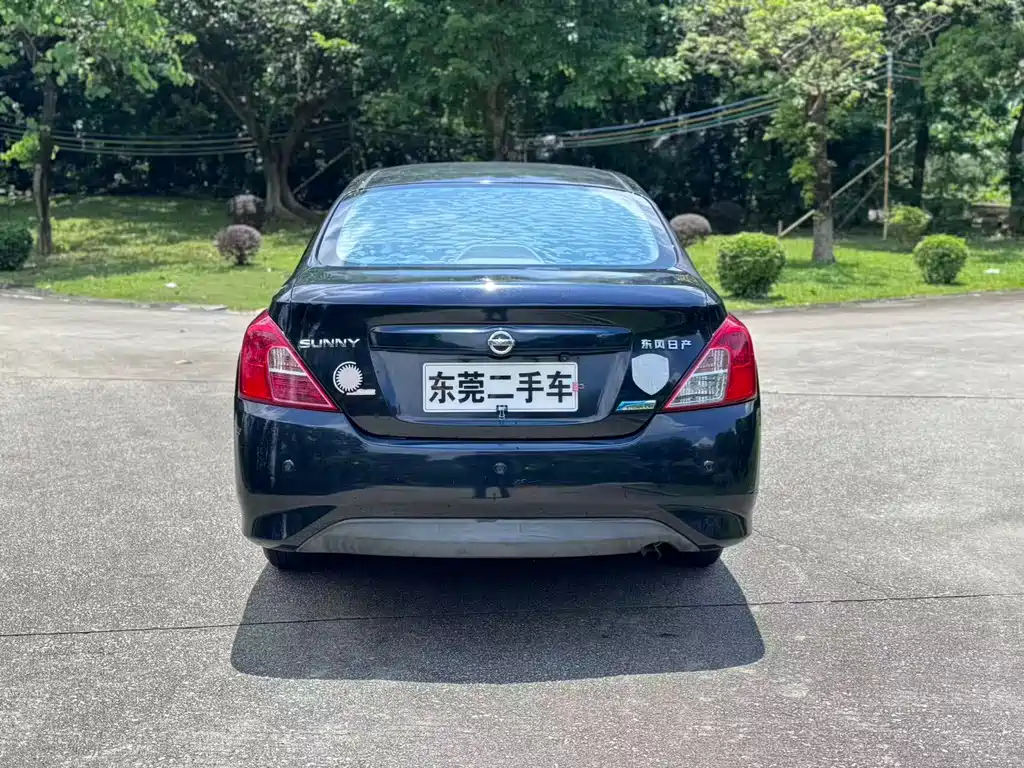 Nissan Sunny 2016 — фото 13