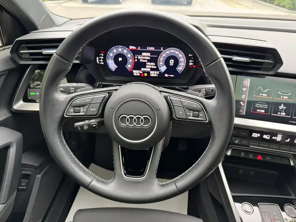 Audi A3 2023 — фото 14