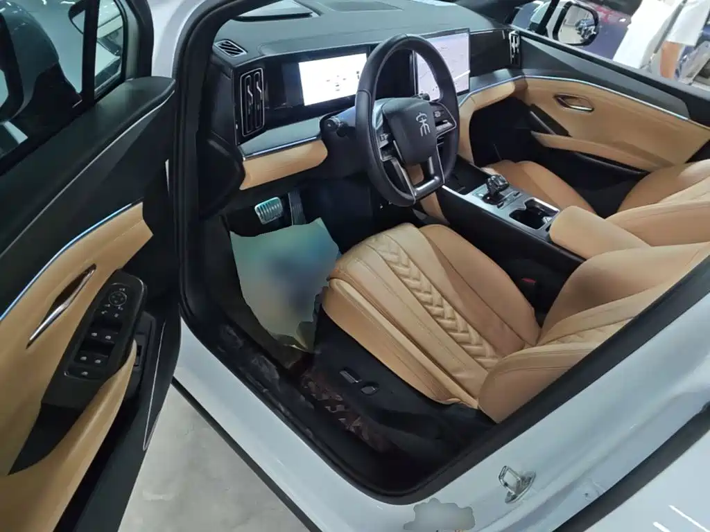 BYD Song L DM-i 2025 — фото 16