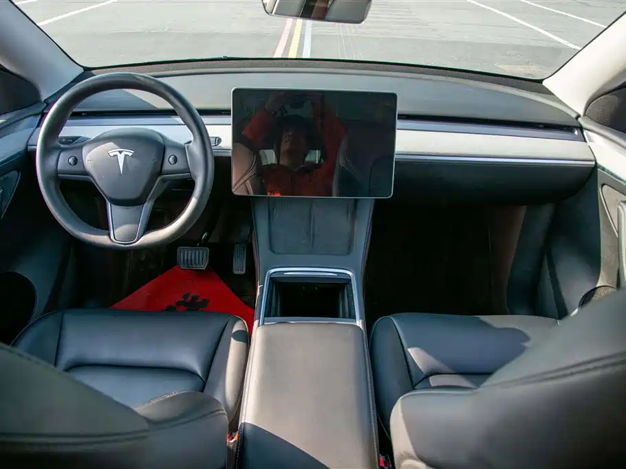 Tesla Model Y 2023 — фото 16