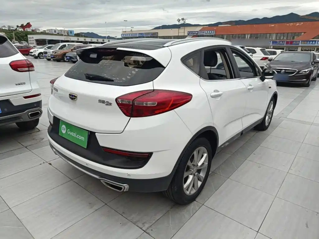 Geely Emgrand GS 2017 — фото 7