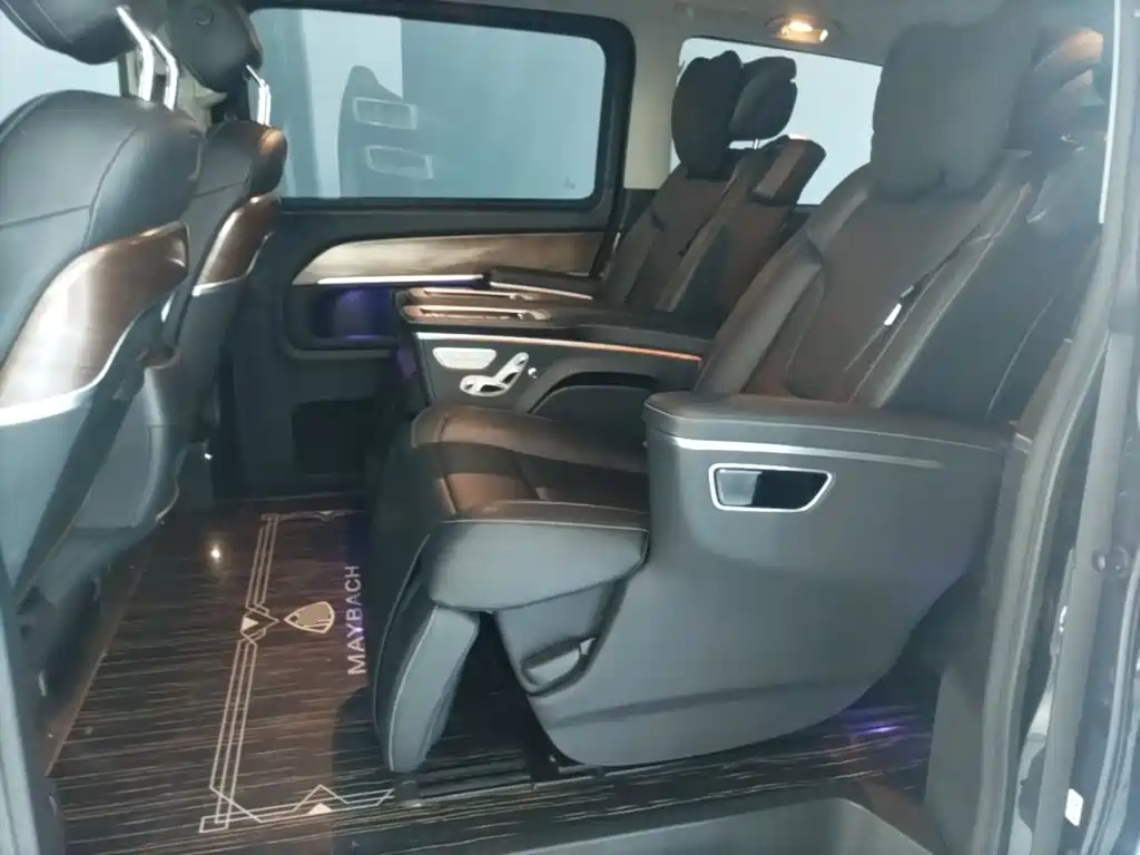 Mercedes-Benz V-Class 2022 — фото 17