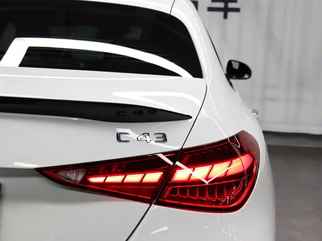 Mercedes-Benz C-Class AMG 2025 — фото 25