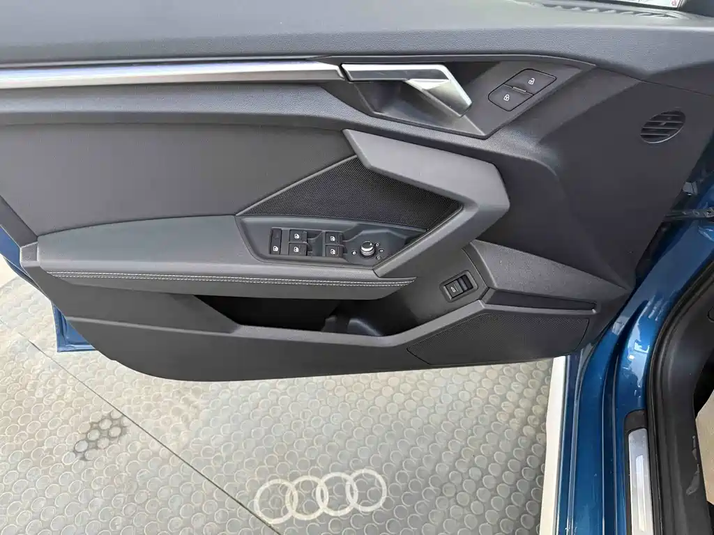Audi A3 2022 — фото 9