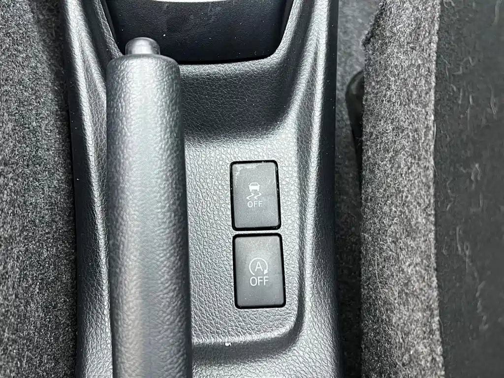 Toyota Yaris L 2021 — фото 9