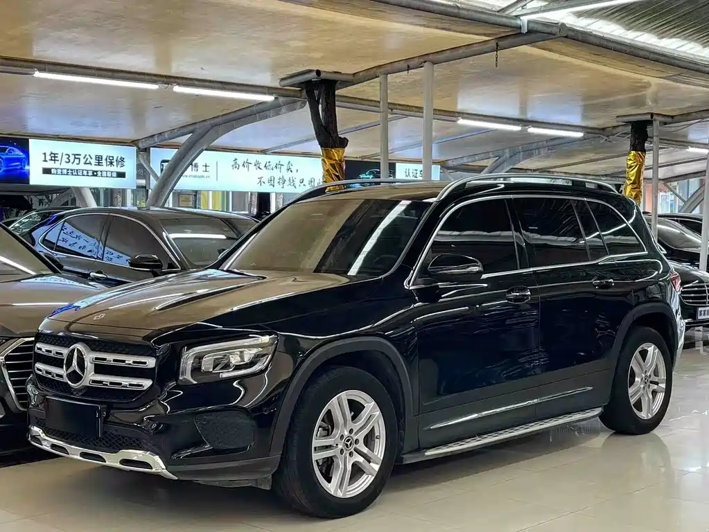 Mercedes-Benz GLB 2023 — фото 1