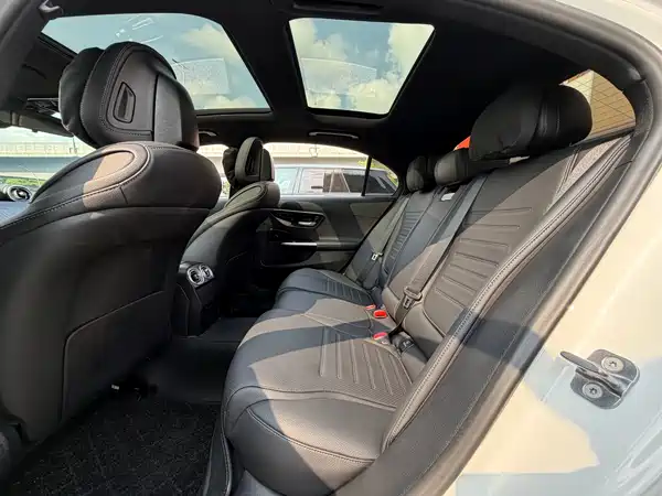 Mercedes-Benz C-Class 2024