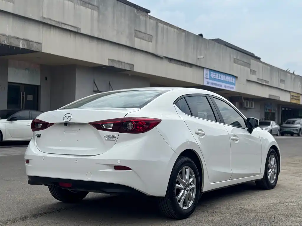 Mazda 3 Axela 2015 — фото 5