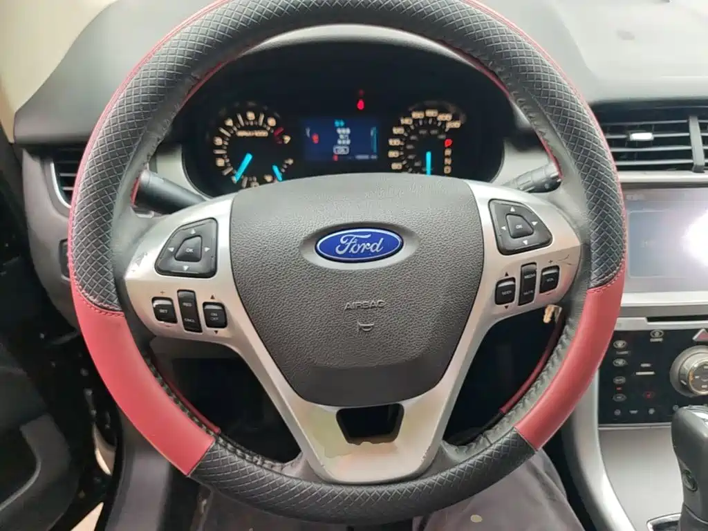 Ford Edge 2015 — фото 11