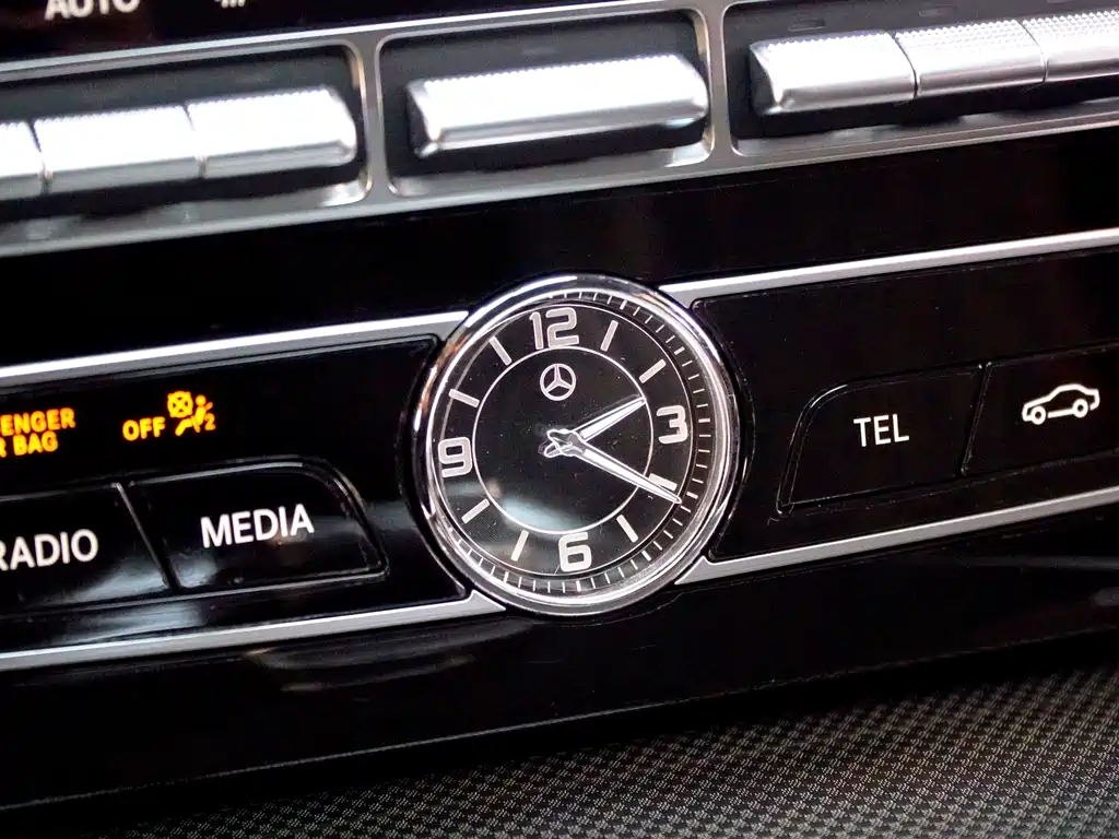 Mercedes-Benz G-Class 2023 — фото 14