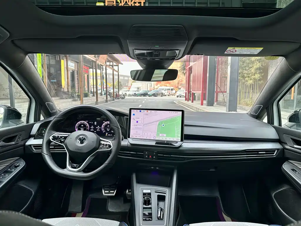 Volkswagen Golf 2024