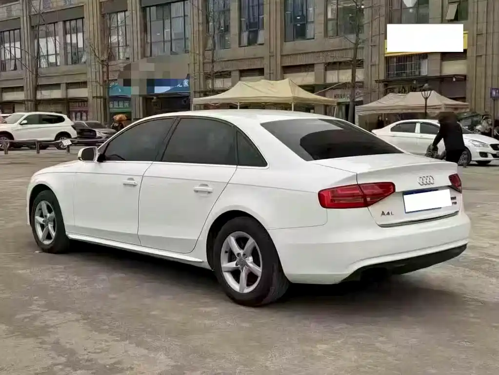 Audi A4L 2016