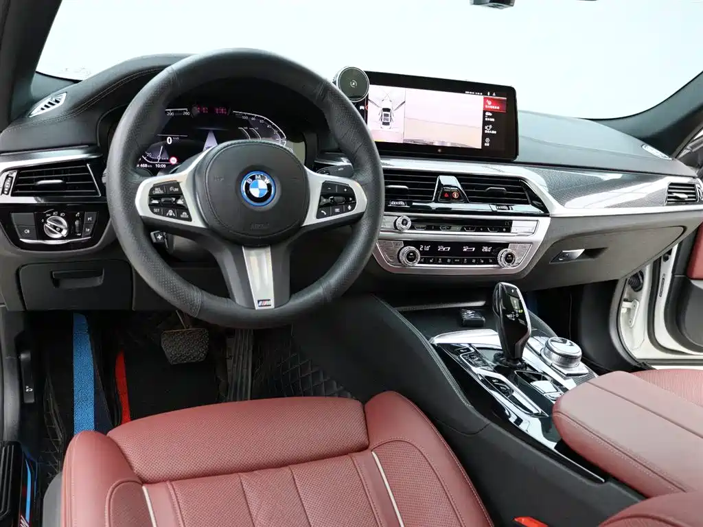 BMW 5 Series New Energy 2023 — фото 9