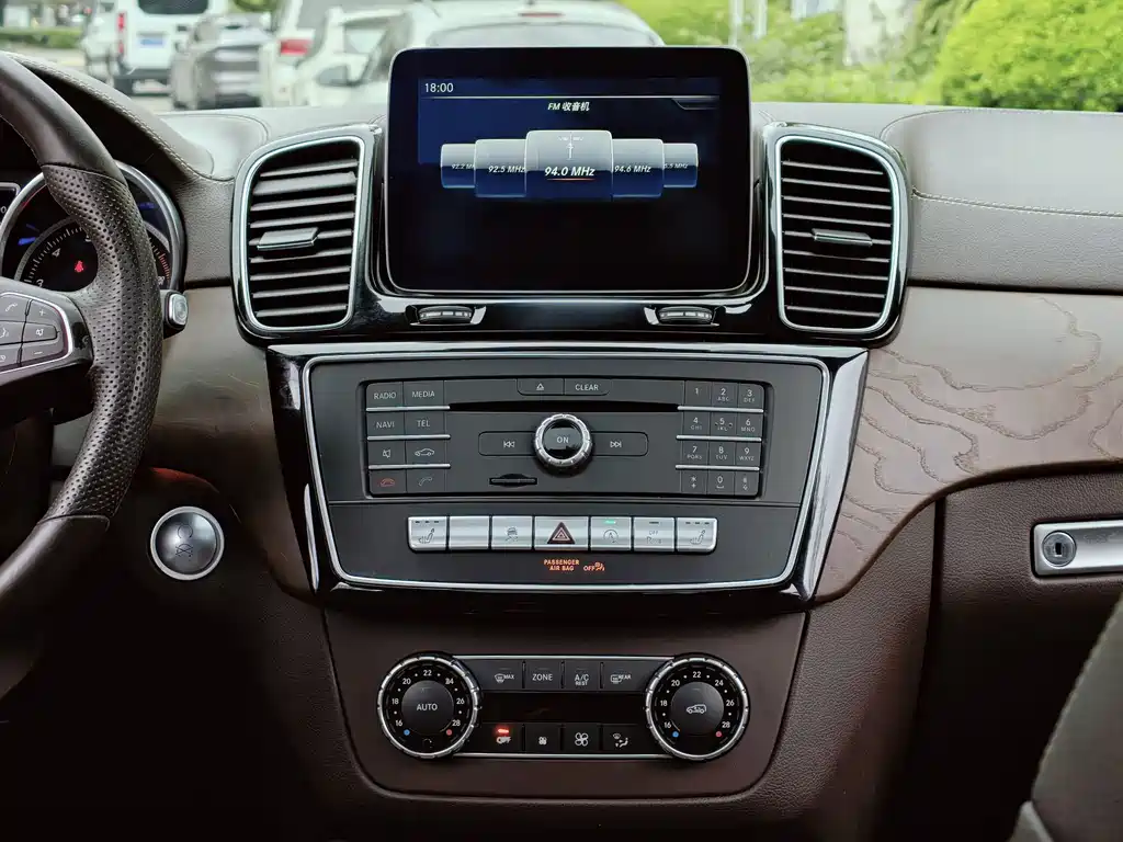 Mercedes-Benz GLE 2018 — фото 16