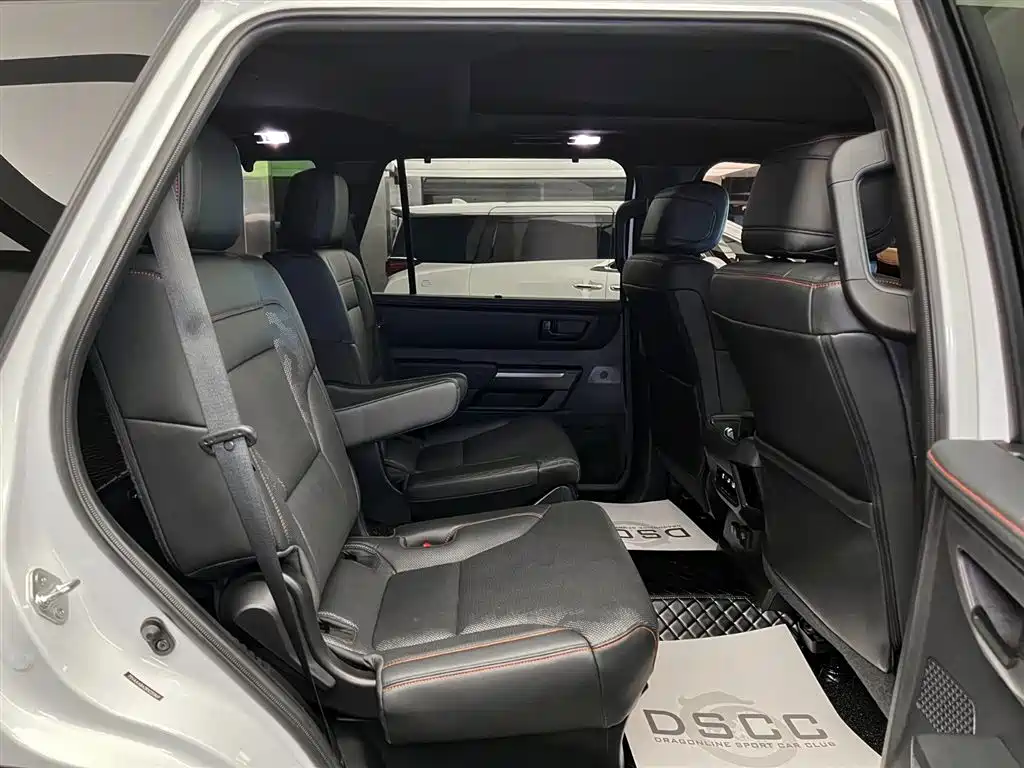 Toyota Sequoia 2024 — фото 11