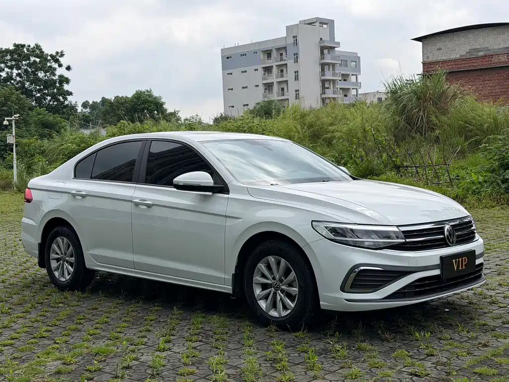 Volkswagen Bora 2023