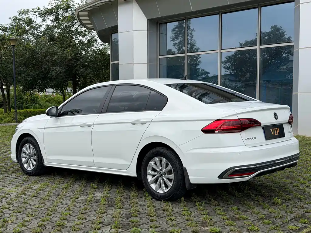 Volkswagen Bora 2023