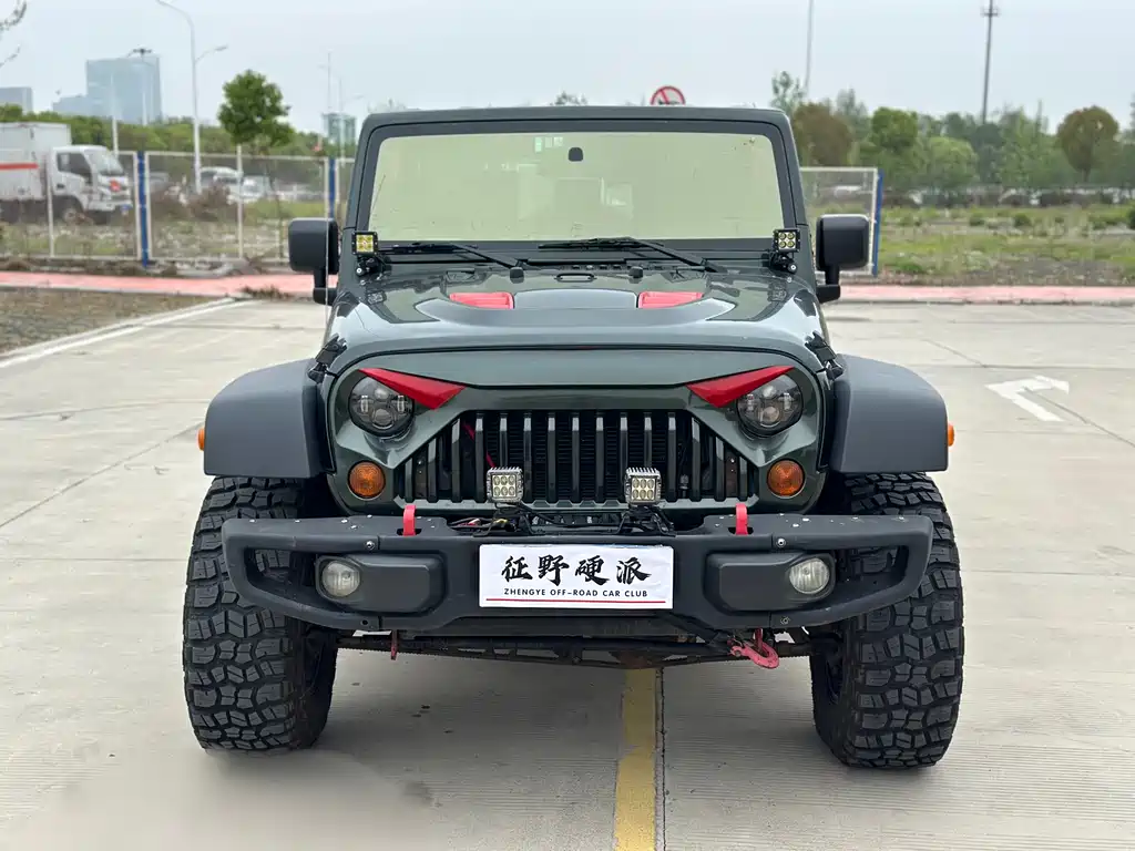 Jeep Wrangler 2010 — фото 2