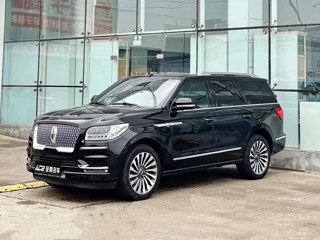 Lincoln Navigator 2019 — фото 1