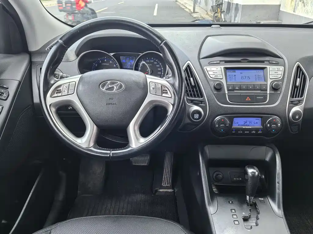 Hyundai ix35 2016 — фото 8