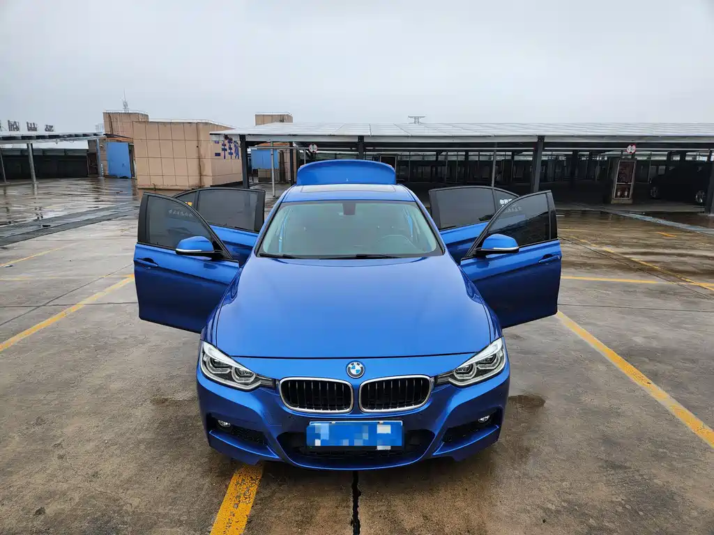 BMW 3 Series 2018 — фото 14