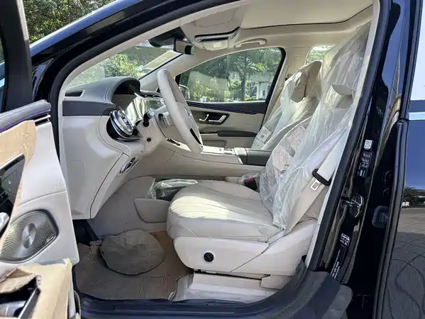 Mercedes-Benz EQS SUV 2026