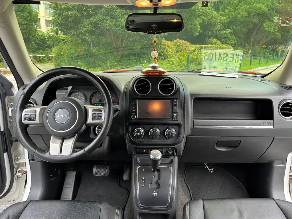 Jeep Patriot 2014 — фото 10