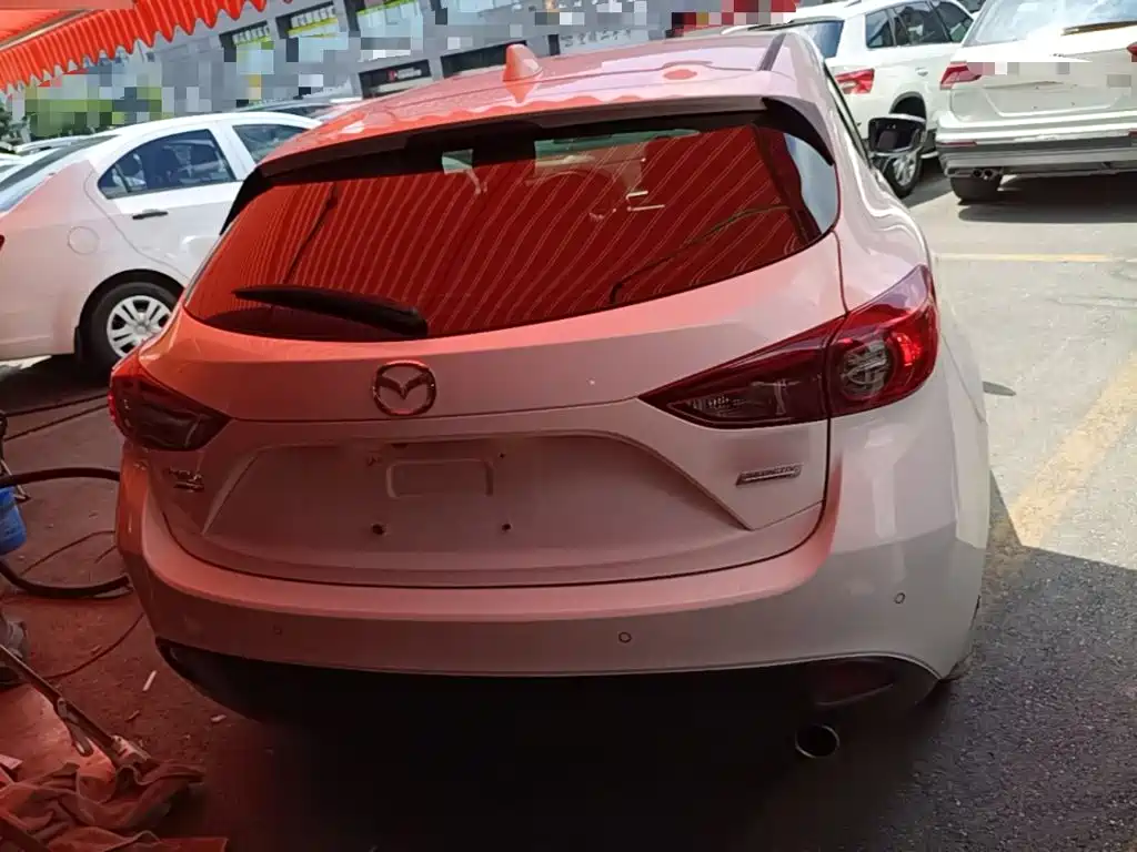 Mazda 3 Angkesela 2015