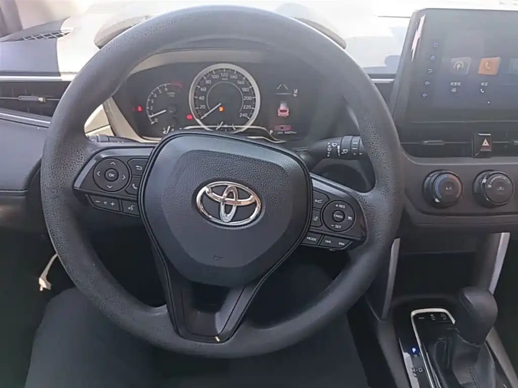 Toyota Corolla Cross 2022 — фото 11
