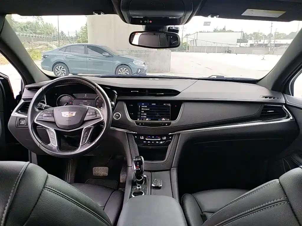 Cadillac XT5 2022 — фото 10