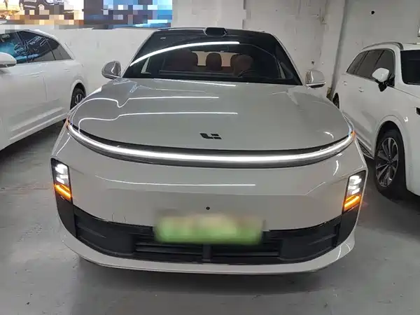Li Auto L6 2024