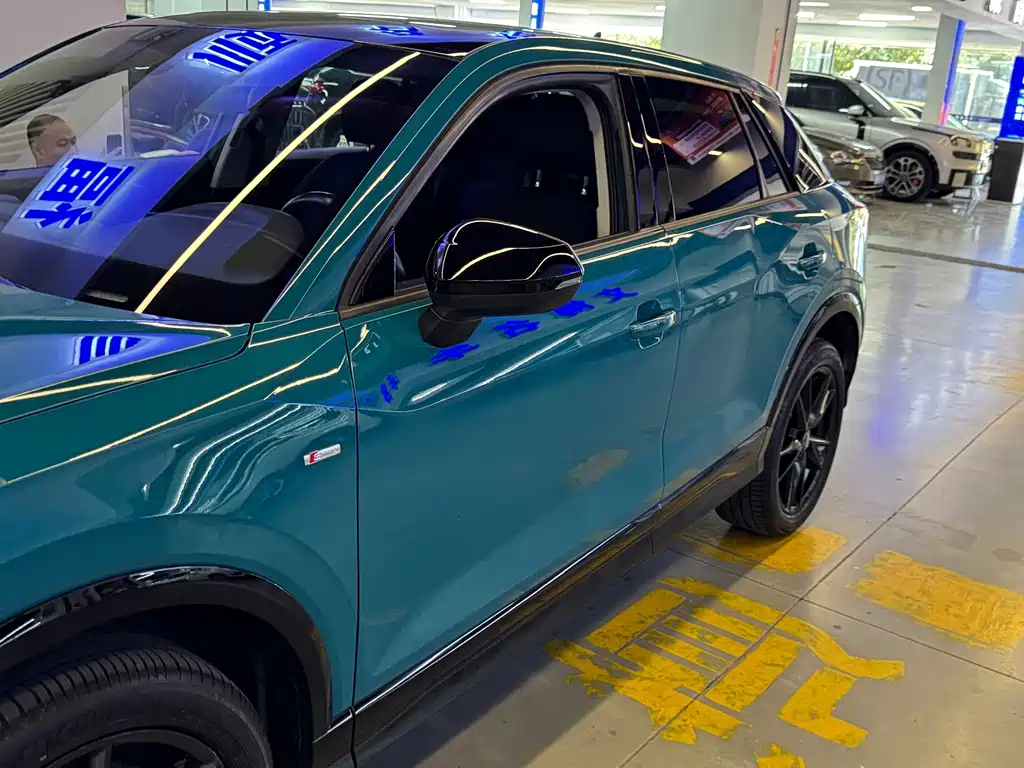 Audi Q2L 2019 — фото 12