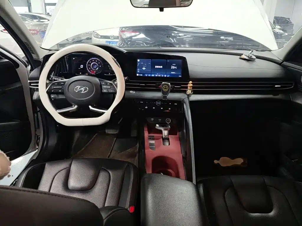 Hyundai Elantra 2021 — фото 10