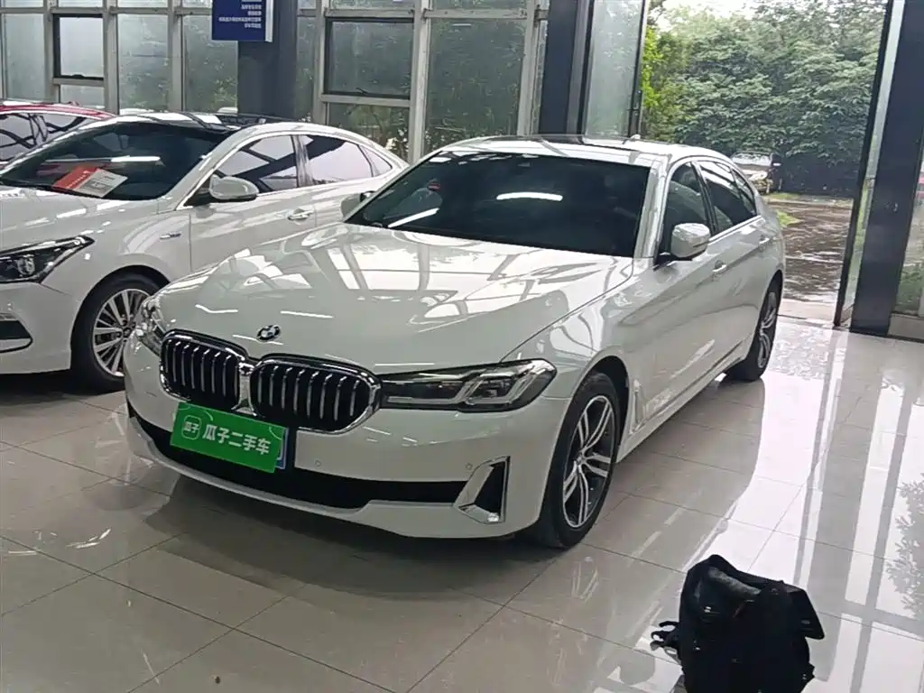 BMW 5 Series 2021 — фото 1