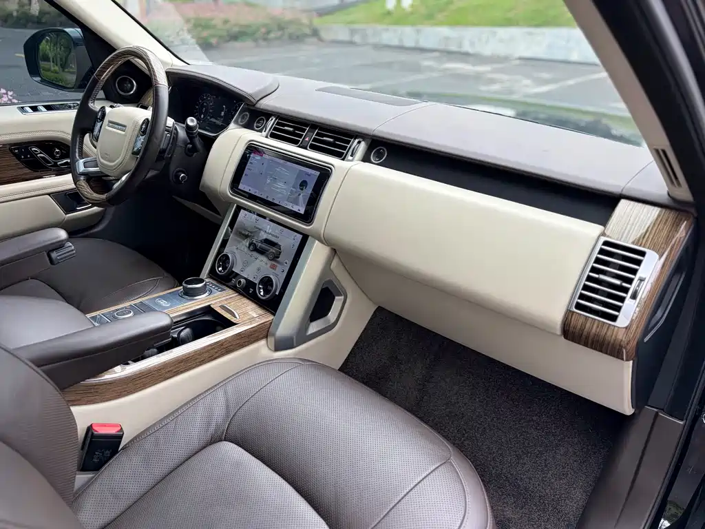 Land Rover Range Rover 2022 — фото 13
