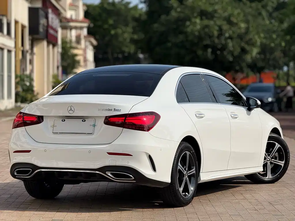 Mercedes-Benz A-Class 2024 — фото 4