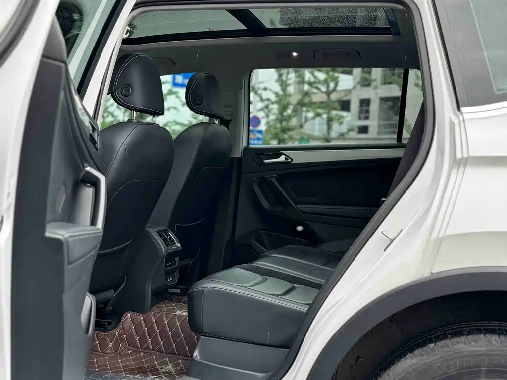 Volkswagen Tiguan L 2018 — фото 13