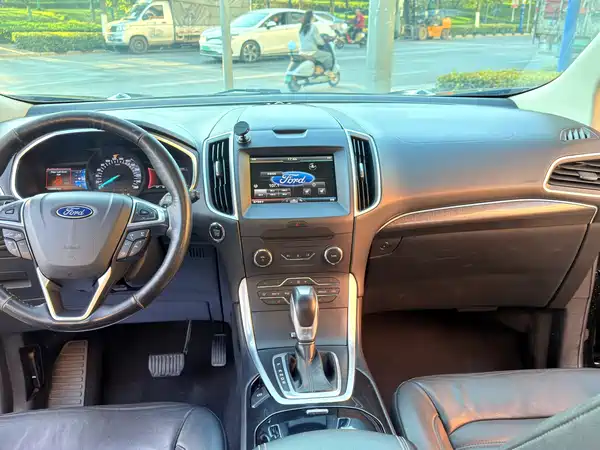 Ford Edge 2015