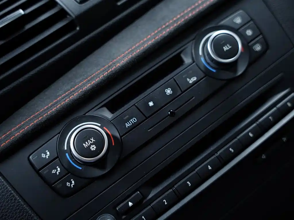 BMW 1 Series M 2012 — фото 11
