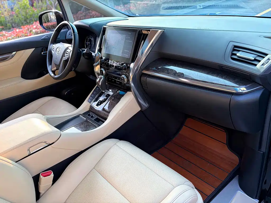 Toyota Vellfire 2021 — фото 14