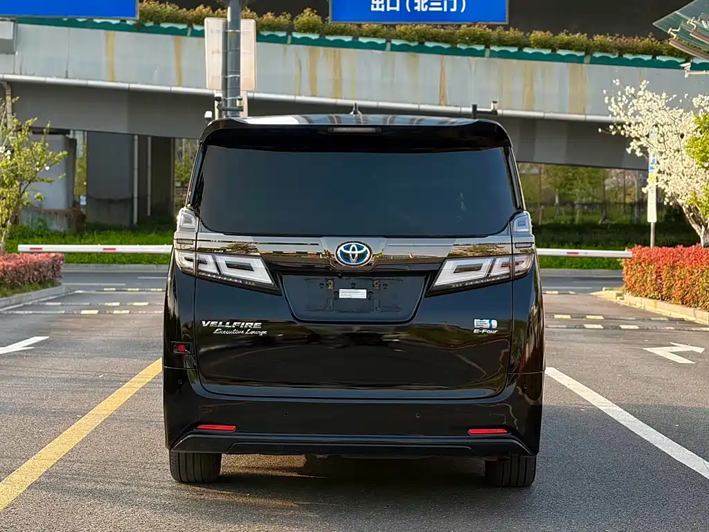 Toyota Vellfire 2021 — фото 3
