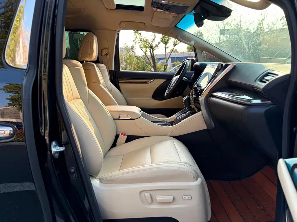 Toyota Vellfire 2021 — фото 15