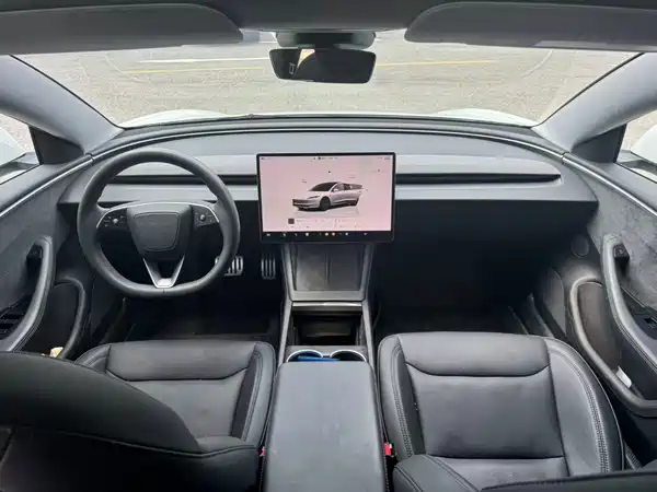 Tesla Model 3 2024