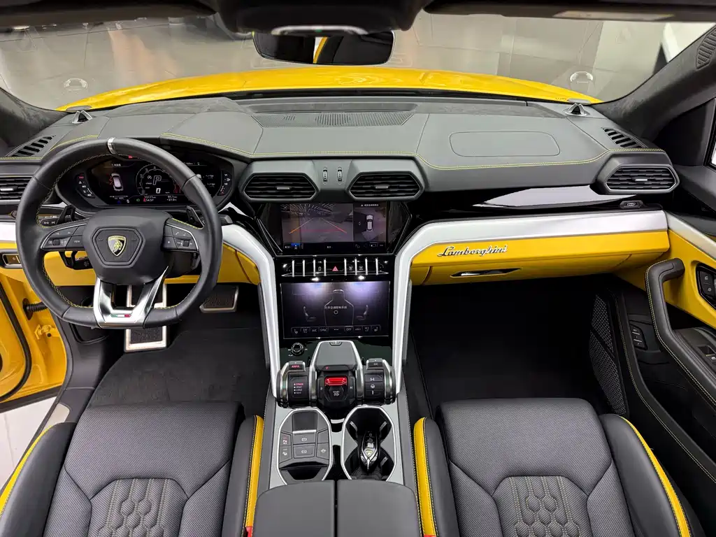 Lamborghini Urus 2023 — фото 12