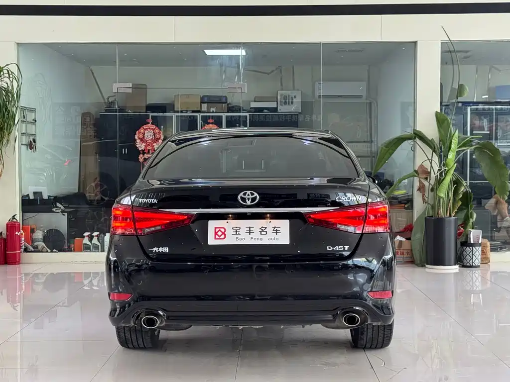 Toyota Crown 2018 — фото 14
