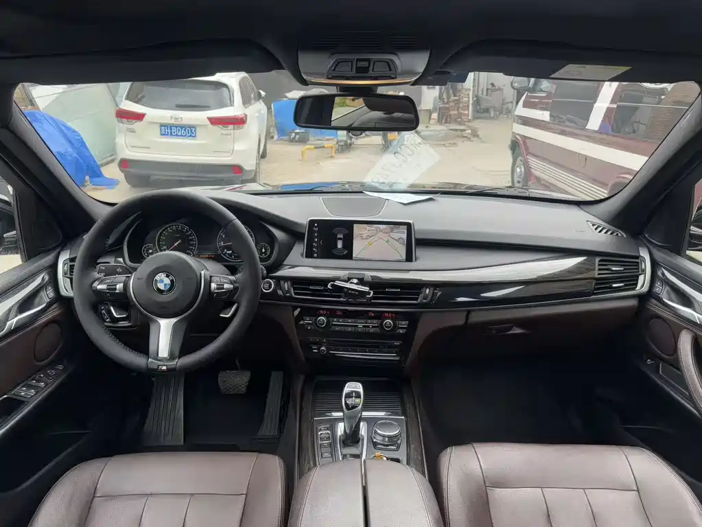 BMW X5 2018 — фото 10