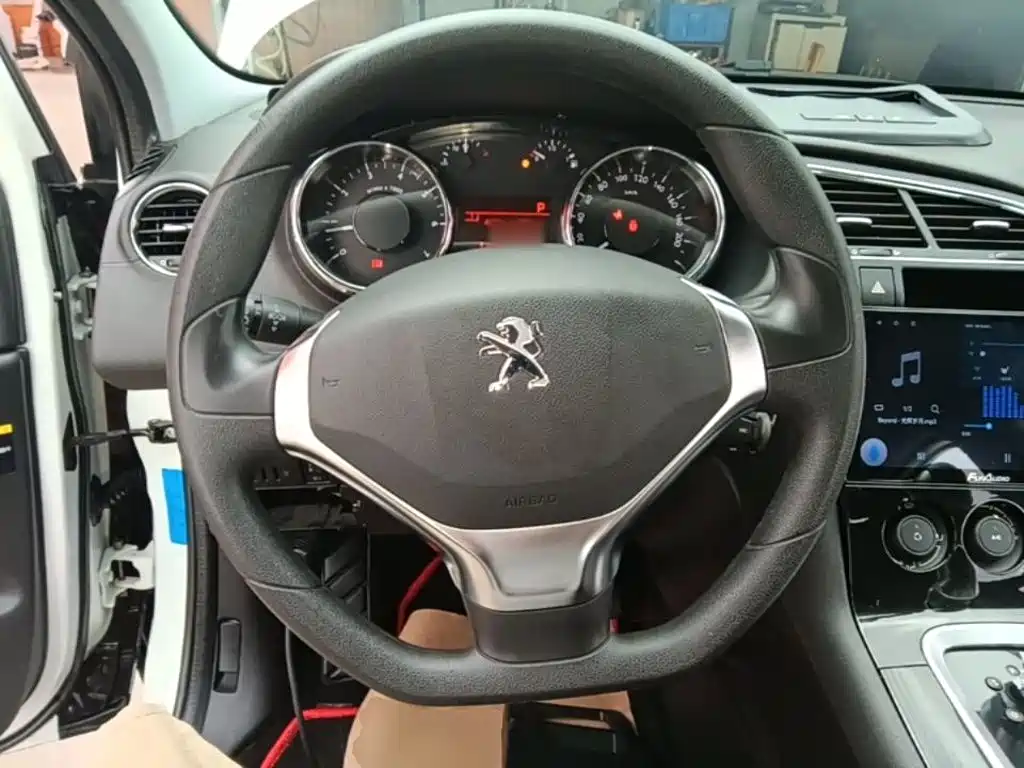 Peugeot 3008 2015 — фото 11