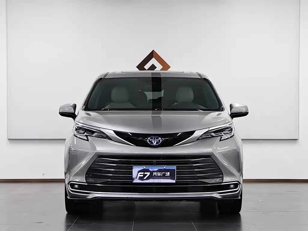 Toyota Sienna 2023 — фото 2