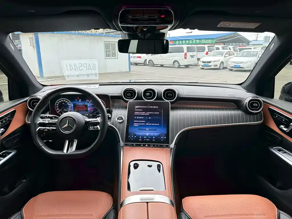 Mercedes-Benz GLC 2023